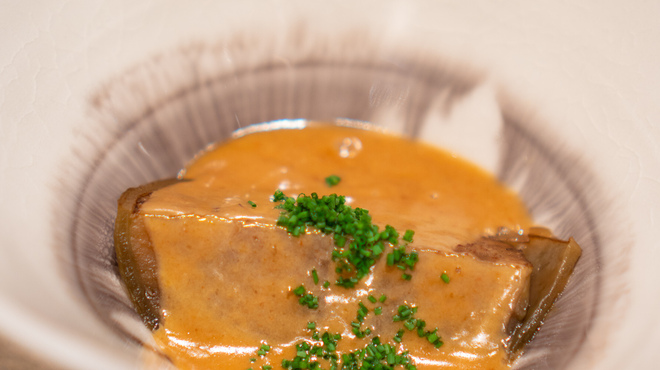 食道麻布 - 料理写真:山形県産の丸茄子の土佐煮 海老のクリームソース