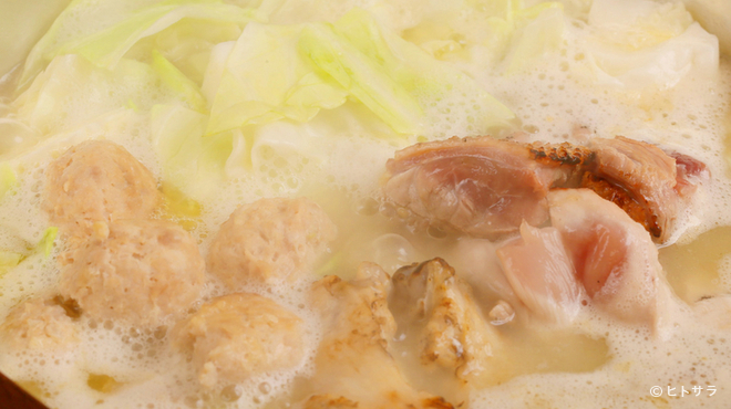 Yakitori Soruto - 料理写真:地鶏の旨みと食感が濃厚なスープに良く合う『地鶏　水たき鍋』
