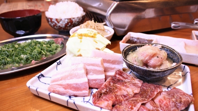 大衆焼肉 やまにく - メイン写真: