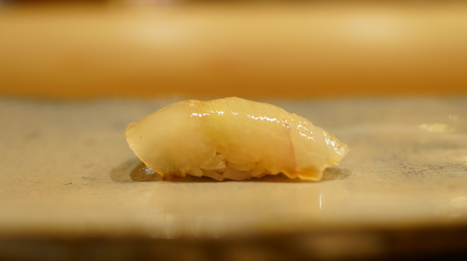 鮨 いしやま - 料理写真:鮃