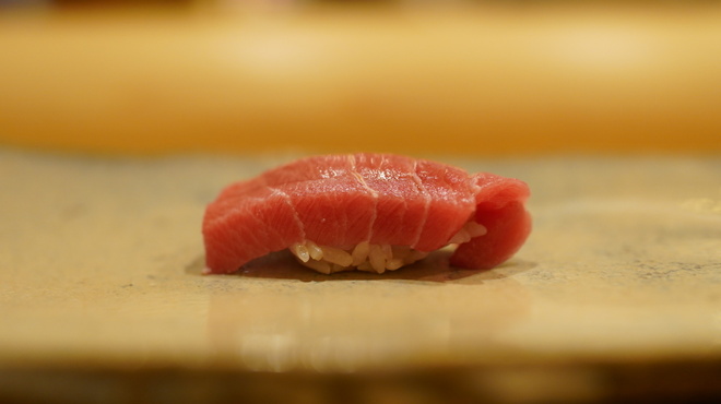 鮨 いしやま - 料理写真:中とろ