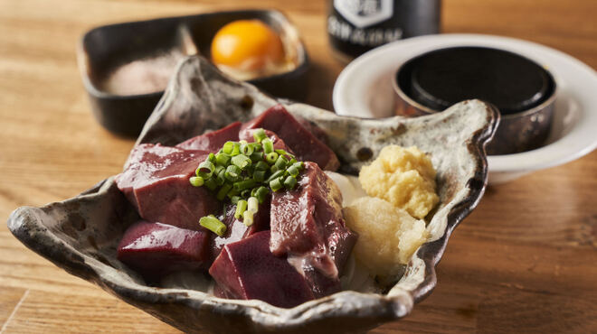 大衆酒場 もつ焼きと肉刺し ぶた横丁 - メイン写真: