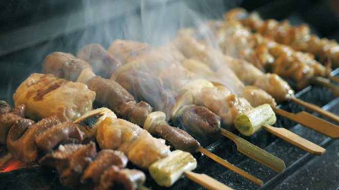 Hachi Dori - 料理写真:一本一本丁寧に串打ちした鶏を備長炭で丁寧に焼き上げる