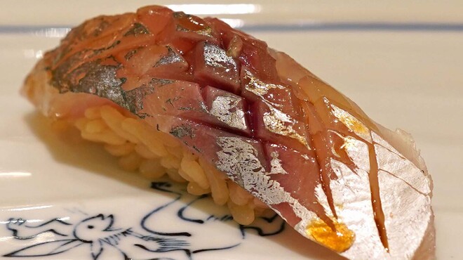 鮨まつもと - 料理写真:淡路島産の鯵