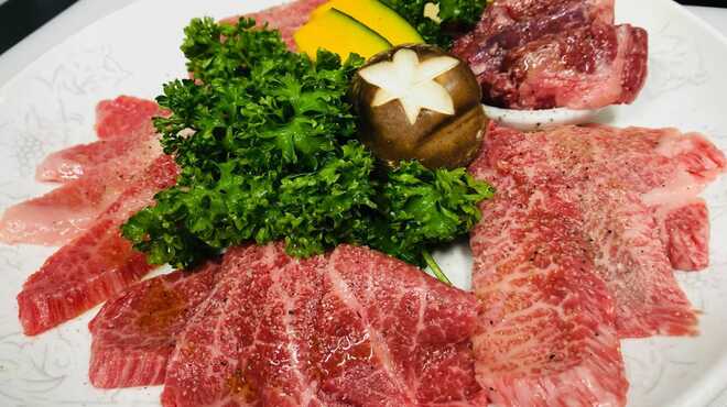 炭火焼肉 楽牛園 - 料理写真: