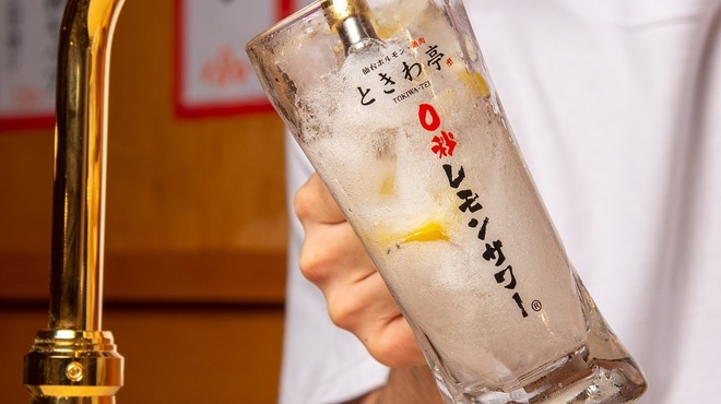 Zero Byou Remon Sawa- Sendai Horumon Yakiniku Sakaba Tokiwatei - ドリンク写真:こんなの見たことない！！ なんと全席に「レモンサワーサーバー完備」！まさに提供時間”0秒”レモンサワー！ご自分で、または皆様で好きな時に好きなだけ飲んじゃって下さい♪