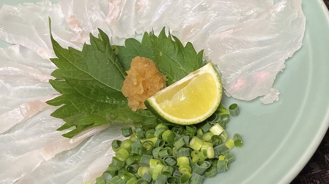 名古屋コーチン 一鳳  - 料理写真:【天然クエのうす造り】ある日のおすすめメニュー