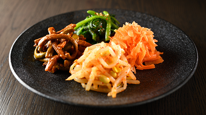 KOREAN IZAKAYA ジャン - 料理写真:本日のナムル盛り