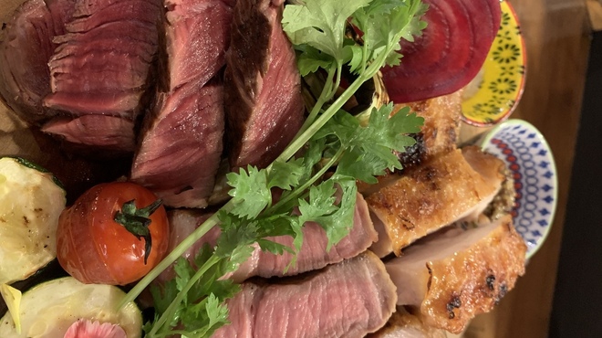 産直グリルと手作りタパス 国丸食堂とアカネコ - メイン写真: