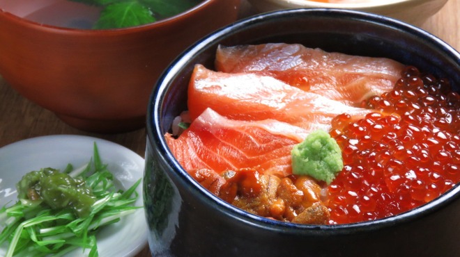 魚貝・鶏料理・日本酒 とよ新 - メイン写真: