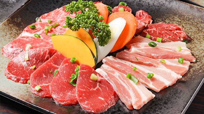 炭火焼肉 牛族 - メイン写真: