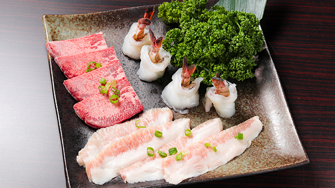 炭火焼肉 牛族 - メイン写真: