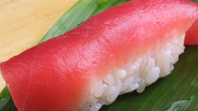 花見鮨 - 料理写真:こだわりの握り～まぐろ赤身～