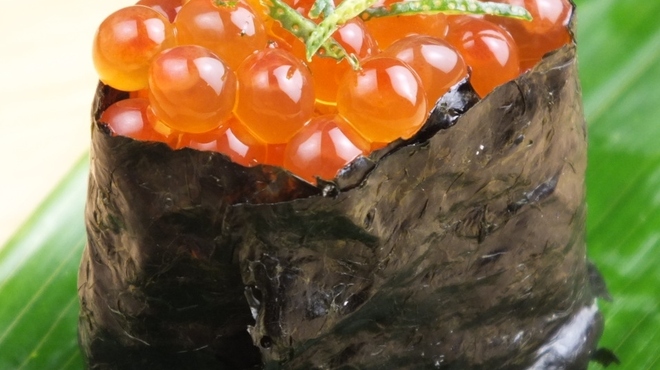 花見鮨 - 料理写真:こだわりの握り～生いくら～
