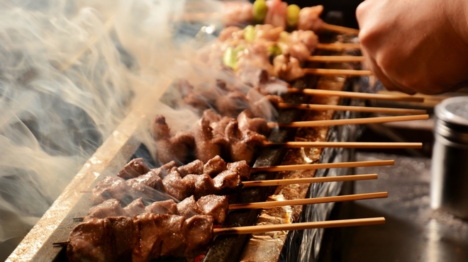 炭火焼き鳥 かしわ屋 治兵衛 - メイン写真: