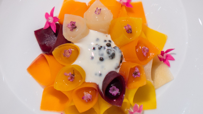 ラ・グランド・メゾンTOKYO - 料理写真:根菜の花とキャビア
