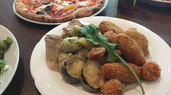 トラットリア エ ピッツェリア リンカント - メイン写真: