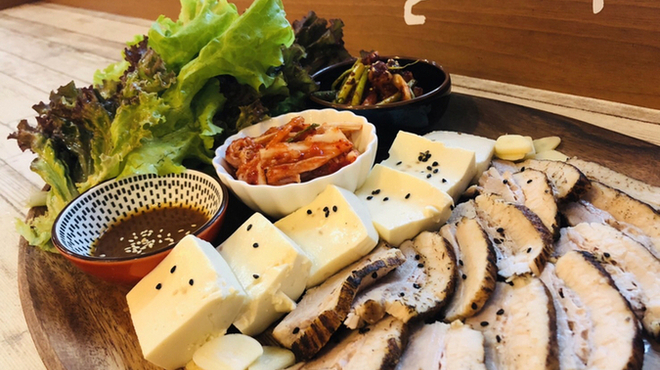 Kankoku Ryouri Kokkobu - 料理写真:豚肉の究極の食べ方、ポサム