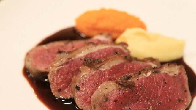 サラマンジェ ド ヨシノ - 料理写真:今日のお肉は、鹿
