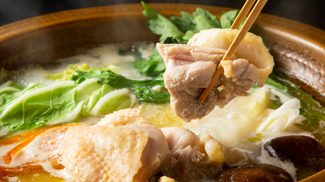 博多水炊き・鶏すき鍋 西新初喜 - メイン写真: