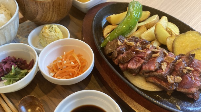 Cafe Dining Sera - メイン写真: