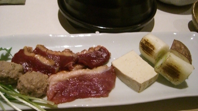 旬彩割烹 あうん - 料理写真:しゃぶしゃぶで出される真鴨の肉
