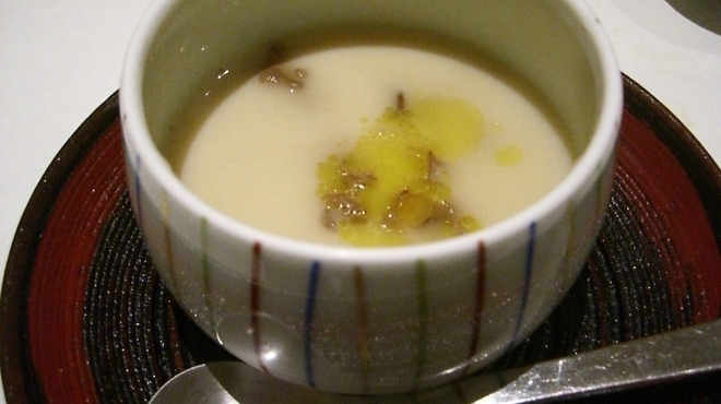 旬彩割烹 あうん - 料理写真:ポルチーニとフォアグラの茶碗蒸し