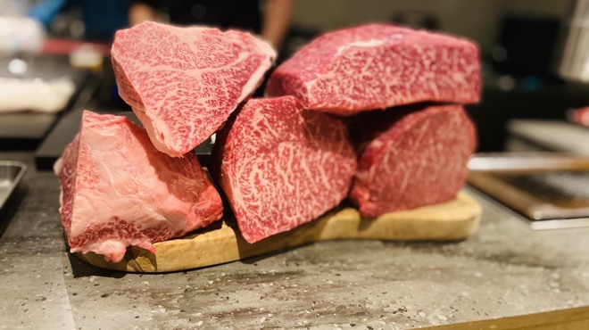 焼肉 赤坂 えいとまん - メイン写真: