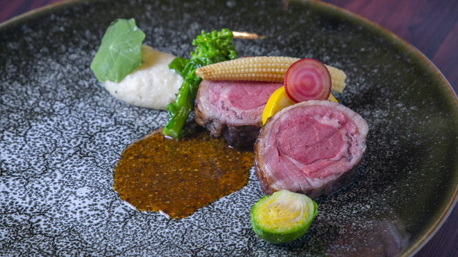 シェ松尾 - 料理写真:仔牛背肉のロティ モー産マスタードソース