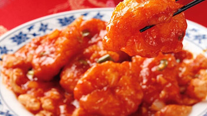 重慶飯店 - 料理写真:海老のチリソース