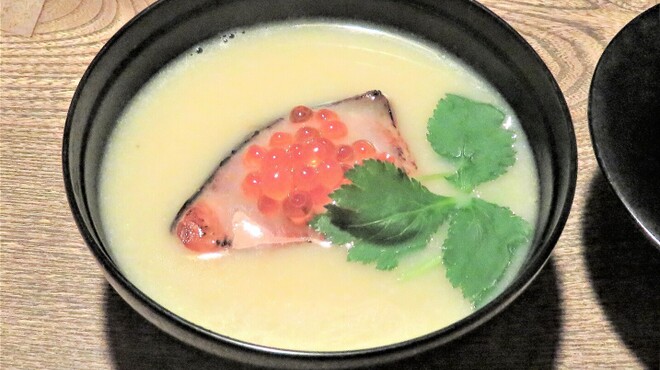 ごはんや 要兵衛 - 料理写真:椀　鮭のクラムチャウダー風雑煮