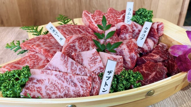 Gokujou Akami Yakiniku Fuji - メイン写真: