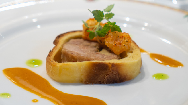 フランス料理研究室 アンフィクレス - 料理写真:リドヴォのブリオッシュ包み