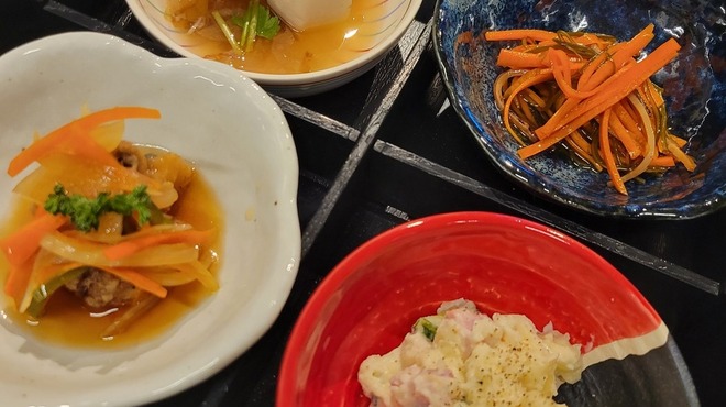 麺とおばんざいとお酒のお店 佳什 - メイン写真: