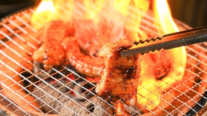 炭火焼肉 昭和ホルモン - メイン写真: