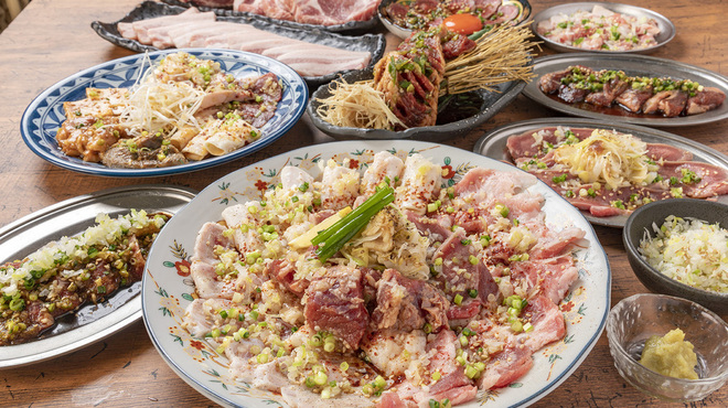 炭火焼肉 昭和ホルモン - メイン写真: