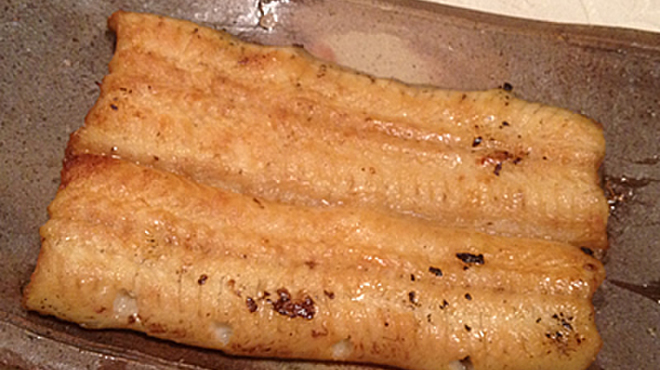 日本橋いづもや - 料理写真:いづも焼き　世界で初めて鰻100％で作った魚醤。それで鰻を焼き上げた逸品。素晴らしい香りです。