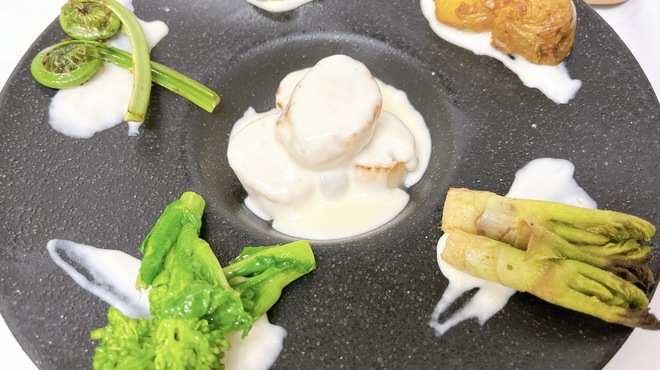 天啓 - 料理写真:ホタテと季節野菜のクリーム餡かけ