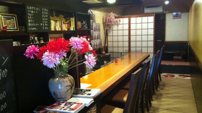 超レトロ焼肉桜坂 - 内観写真:店内