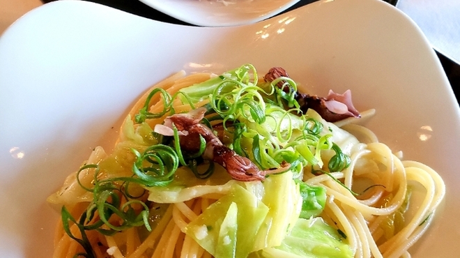 La tana nel Bosco - 料理写真:春キャベツとホタルイカのアーリオオーリオ