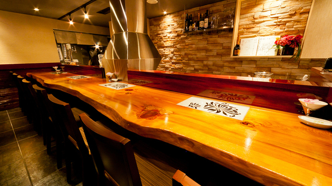 北新地 串柾 - 内観写真:木目調の雰囲気の良いカウンター席もおすすめ、、、