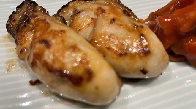 神戸 鉄板ステーキ いわさき - 料理写真:季節物！牡蠣のバター醤油焼き