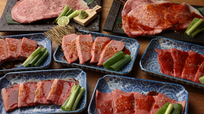 Wagyu Ue-Go Mesuu Shi To Jukusei Gyuushi Taniku Ya Ichiyuku - メイン写真: