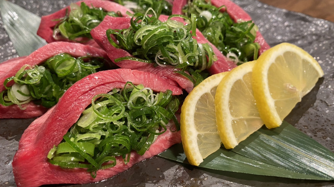 Sumibi Yakiniku Niku Nabeya Koube Biidoro - メイン写真: