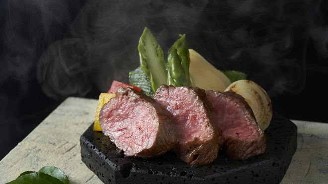 割烹まさご - 料理写真:黒毛和牛石焼
