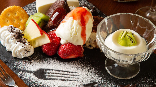 チーズとお肉の個室バル くれいじーグリル - メイン写真: