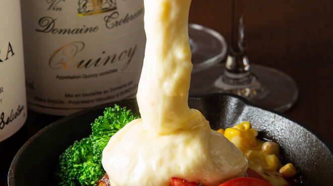 チーズとお肉の個室バル くれいじーグリル - メイン写真: