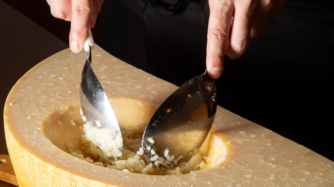 チーズとお肉の個室バル くれいじーグリル - メイン写真: