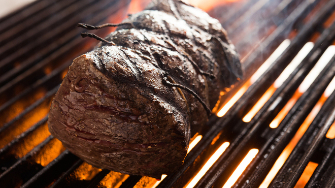 ワカヌイ グリル ダイニング バー 東京 - 料理写真:牧草牛のフィレ肉。