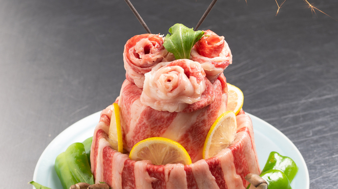 炭火焼肉ホルモン 笑う門には肉来る - メイン写真: